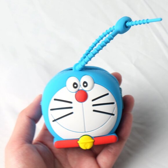 NWT Doraemon Blue Silicone Coin Purse w/ Strap | Cute Kawaii Anime Gift - Picture 5 of 6